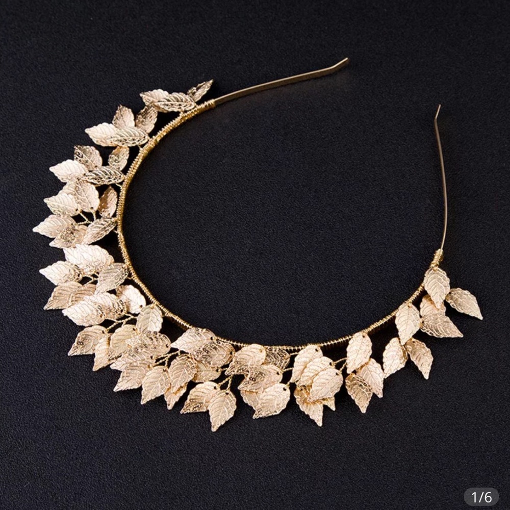 Tiara - Picture 2 of 3